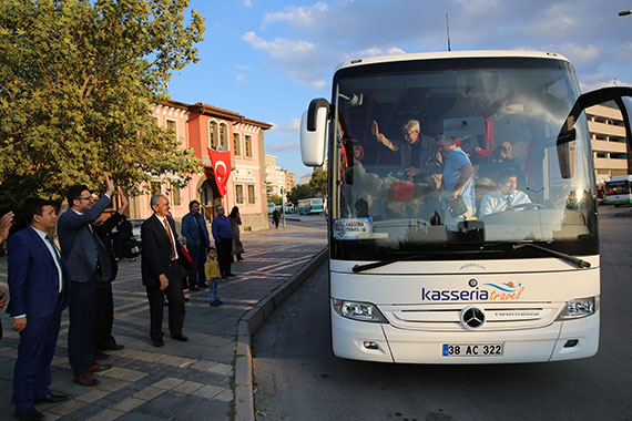 Büyükşehir Gazi Ailelerini Çanakkale'ye Uğurladı