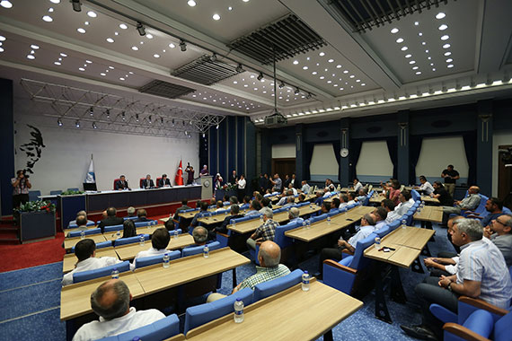 Büyükşehir Meclisi Darbe Girişimini Lanetledi