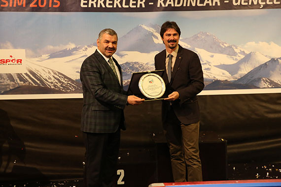 Erciyes'te Zirveye Semih Saygıner Çıktı