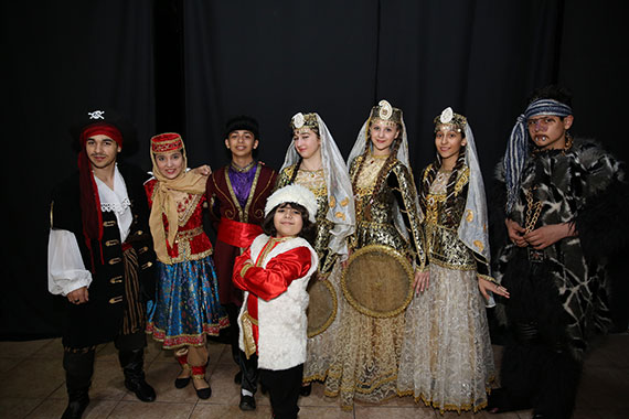 Festivalin İlk Oyunu Kardeş Ülkeden