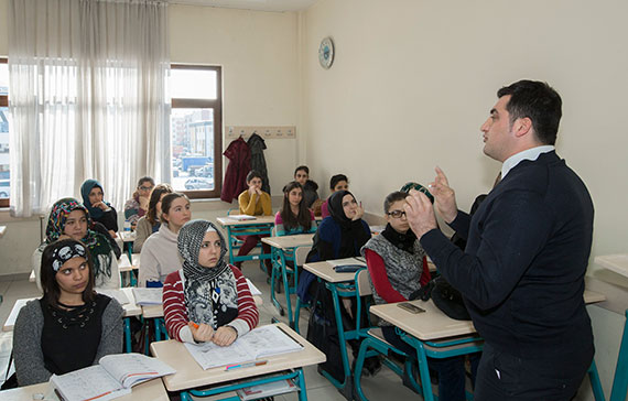 Genç Kaymek Gençliğin Yanında