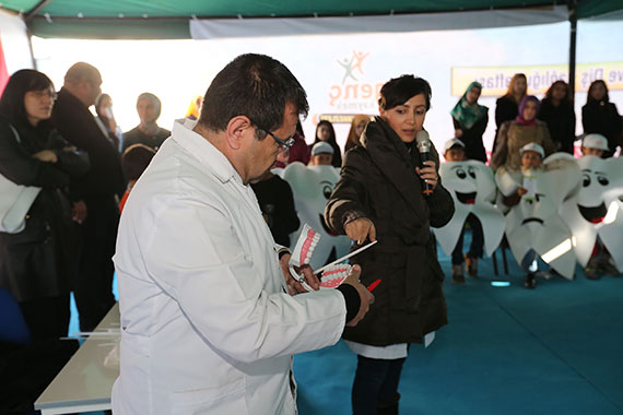 Genç Kaymek'le Sağlıklı Dişler