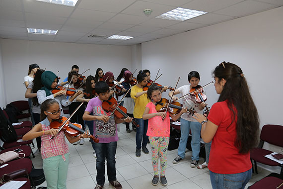 Gençler Sanat Öğreniyor