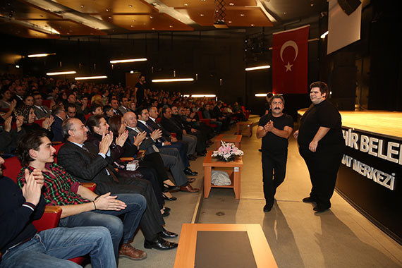 'Hak Dostum Hak' Sahnelendi