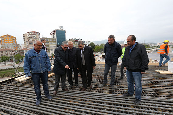 Karayolları Kavşağı'na İlk Tabliye Betonu Atıldı