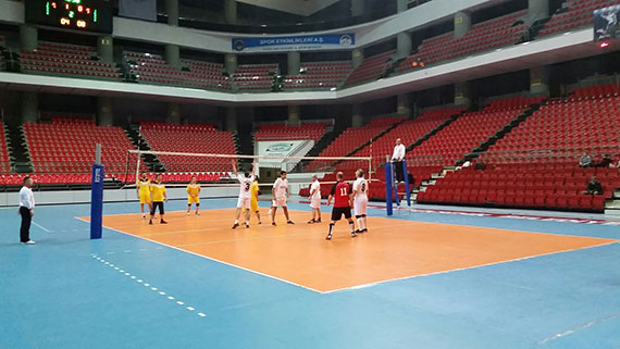 Kurumlar Arası Voleybol Heyecanı Sürüyor