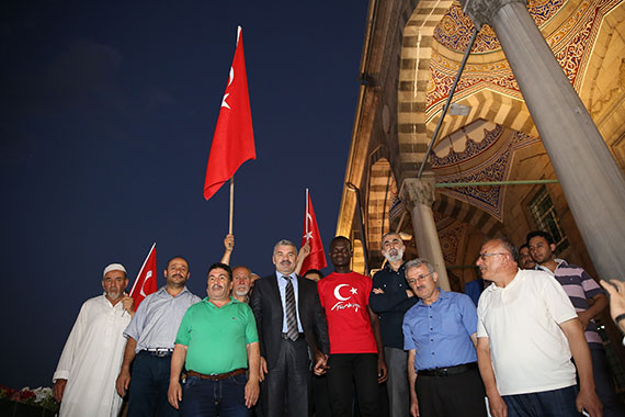 Nöbet Yerini Terk Etmiyor