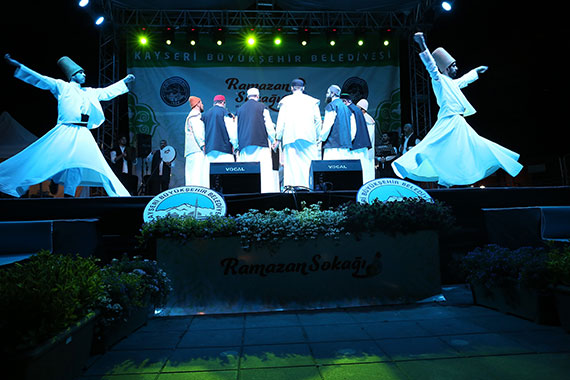 Ramazan Sokağı'nda Sufi Devran Gecesi