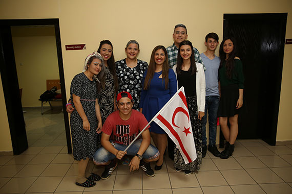 Yavru Vatan Sahnede