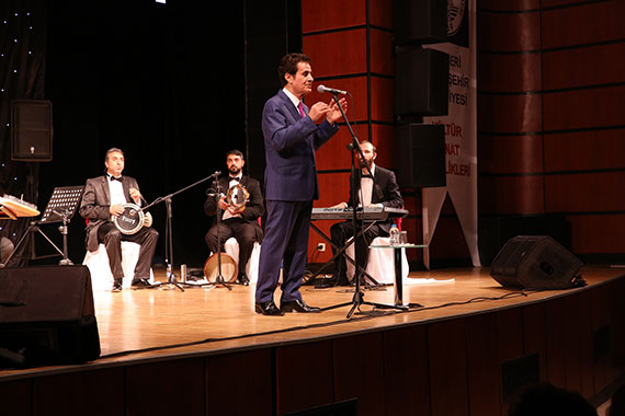 Zekai Tunca'dan Keyif Dolu Gece